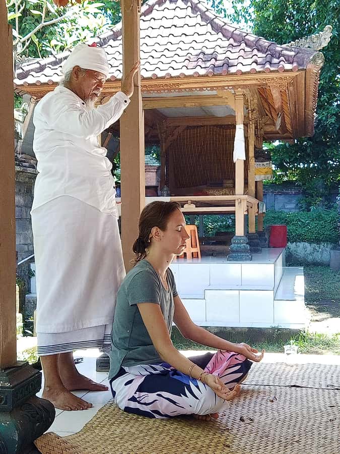 Ubud: Yoga Class, Spiritual Open Chakra and Temple Healing - Intuitive Flow yoga with nature views (and a calm teacher)
