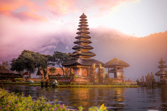 Ultimate North Bali Tour – Tanah Lot, Ulun Danu & Rice Terraces - Ulun Danu Bratan Temple on a Crater Edge: Lake-Goddess Atmosphere