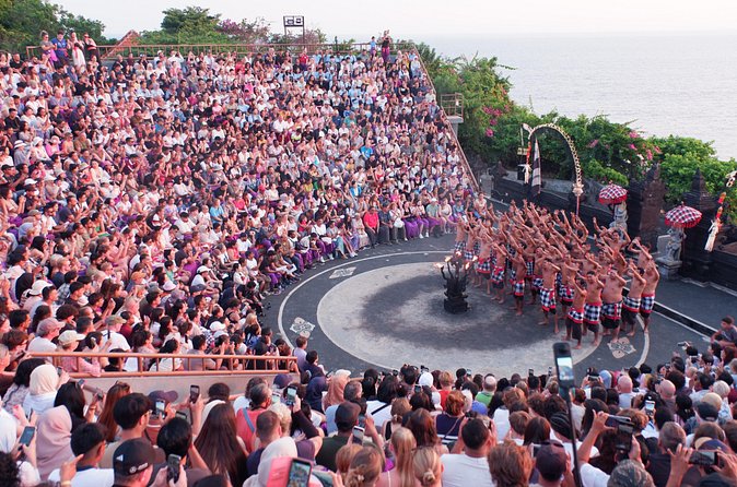 Uluwatu Kecak and Jimbaran Bay - What to bring for a smooth temple-to-show evening