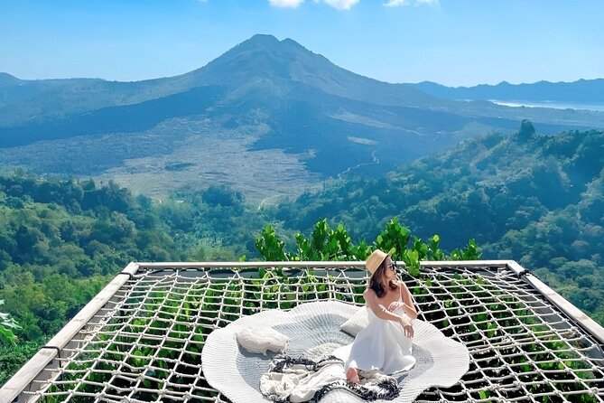 Volcano Bali Tour with Ubud Village - Tegenungan Waterfall - Rice Terrace - Tegenungan Waterfall: the first wow, before you get tired