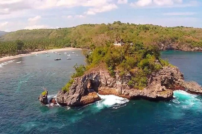 West Nusa Penida Island - Instagram Tour - Crystal Bay: a calmer cove after the wow factor
